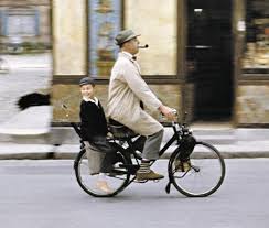 <b>Jacques Tati</b>, <b>mon oncle</b> incarné- Ecrans