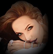 Angelina jolie .