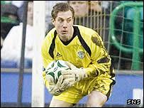 Hibs goalkeeper Andrew McNeil